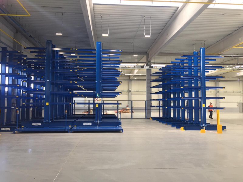 Pojízdné konzolové regály od firmy Mobile Storage s.r.o.